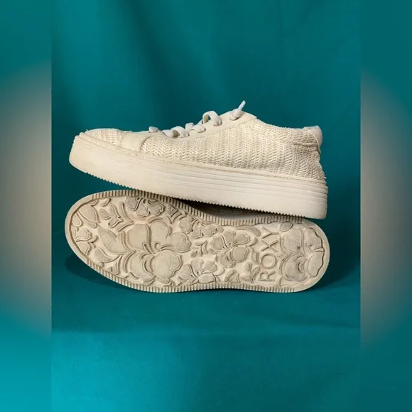 Roxy Women’s Sheilahh Cream 2.0 Platform Sneakers, Size 8.5 - Picture 1 of 4